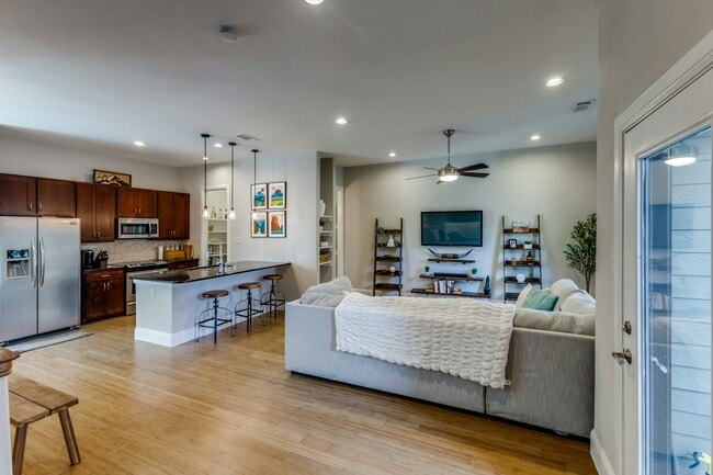 Photo - 5914 Hudson St Townhome