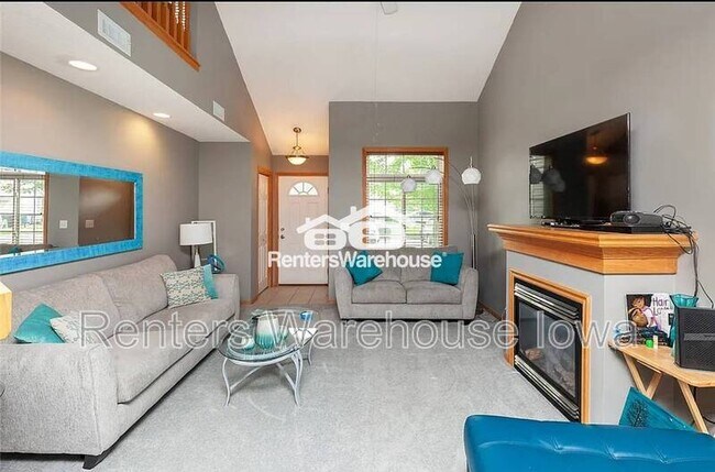 Building Photo - 3799 Village Run Dr
