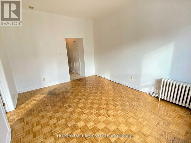 Photo du bâtiment - 1582 Queen St W