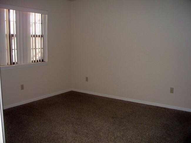 Building Photo - Spacious and Open 2 Bedroom 2 bath apartment/condo, Branson MO