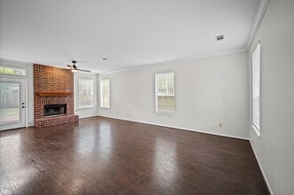 Building Photo - 7 Grey Birch Pl