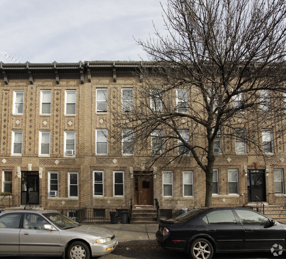 Foto del edificio - 72-43 67th St