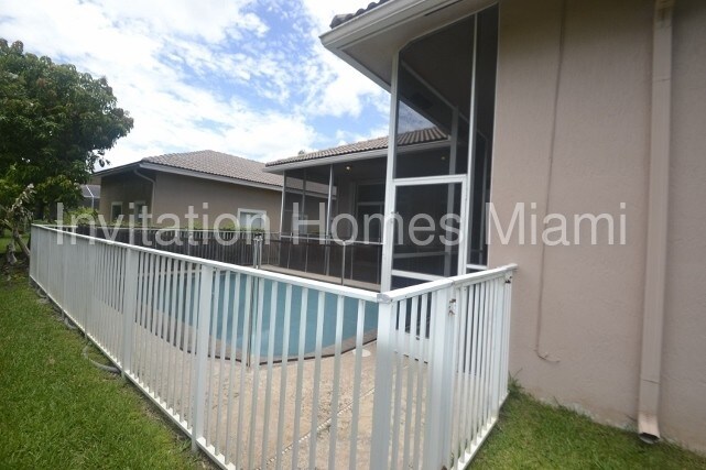Foto del edificio - 12320 NW 52nd Ct
