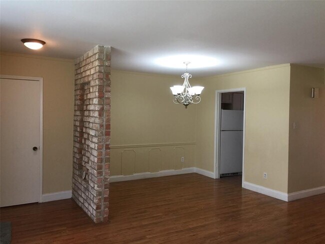 Building Photo - 13094 Trail Hollow Dr