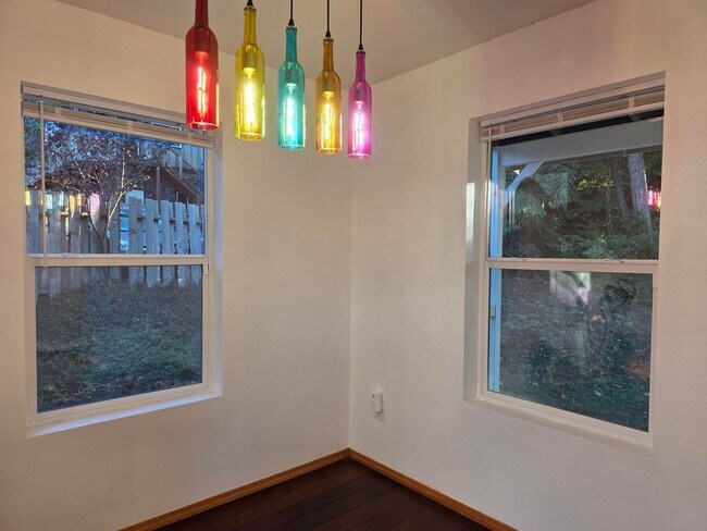 Foto del edificio - 3 Bedroom Duplex in Kingston!