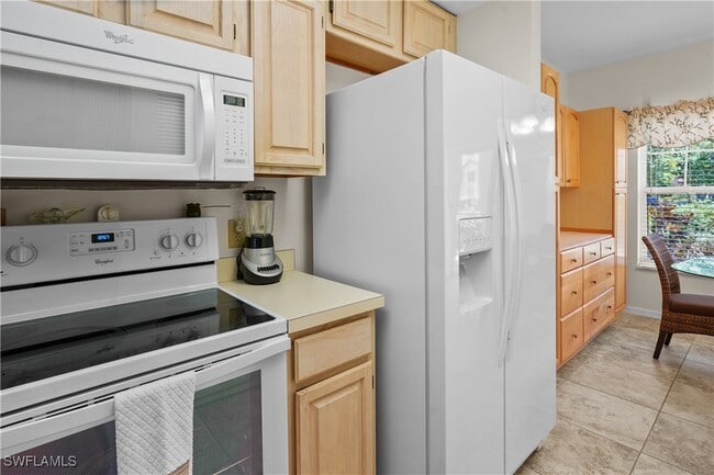 Foto del edificio - 9851 Costa Mesa Ln