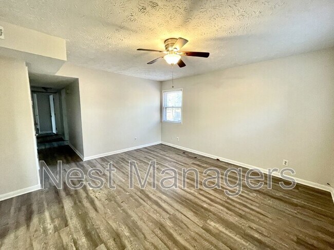 Foto del edificio - 3617 Metric Dr