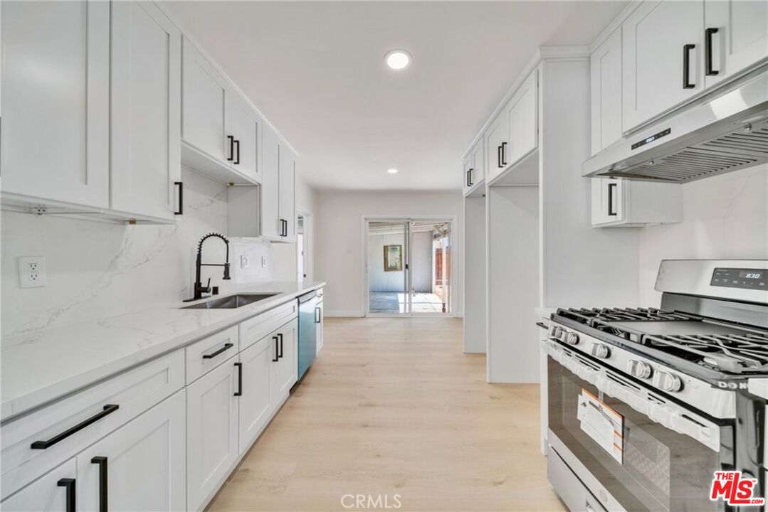Primary Photo - 338 S 3rd Ave