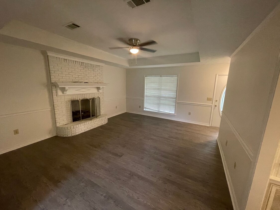 Primary Photo - 3/2 for rent in the heart of Madison!