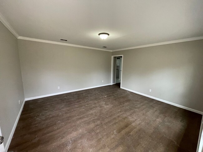 Building Photo - Remodeled 3 Bedroom Home, Everything Is New!