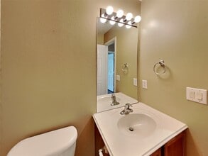 Building Photo - 2807 Bison Bluff