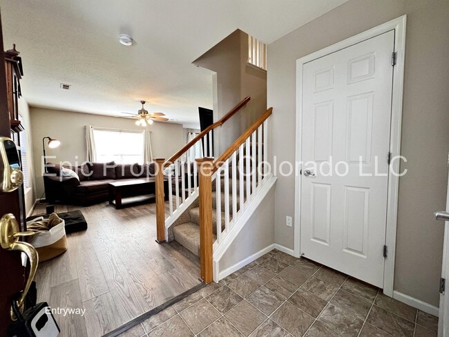 Foto del edificio - 12832 Mayfair Way