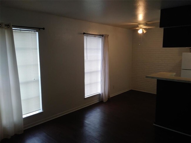 Building Photo - 105 Avondale St