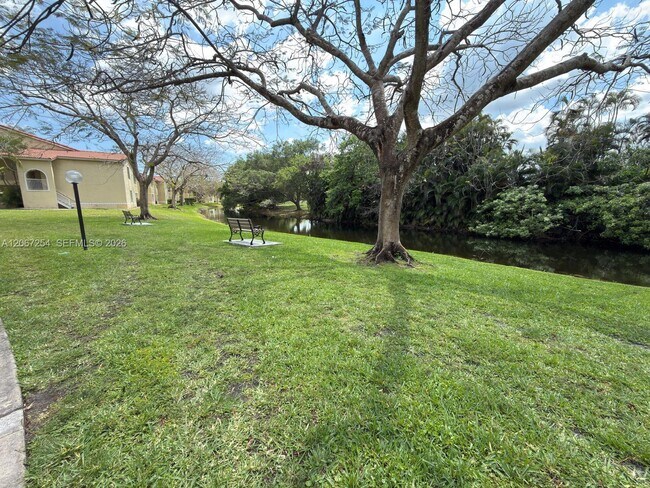 Building Photo - 12760 Vista Isles Dr