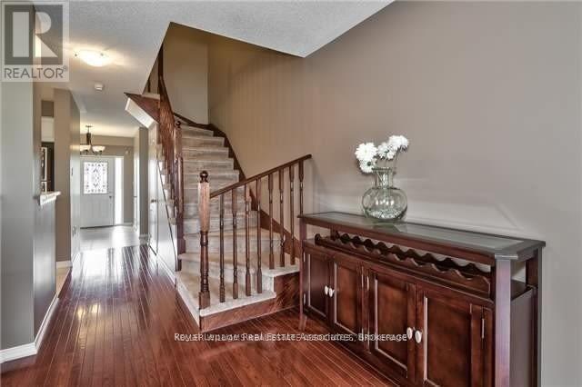 Building Photo - 1375 Menefy Pl