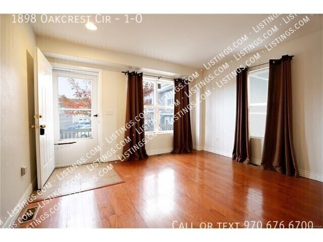 Foto del edificio - 1898 Oakcrest Cir