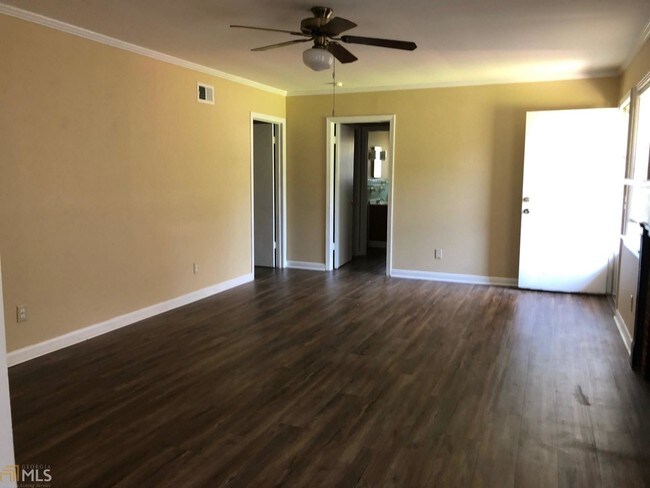 Foto del edificio - 210 N Edgewood Dr