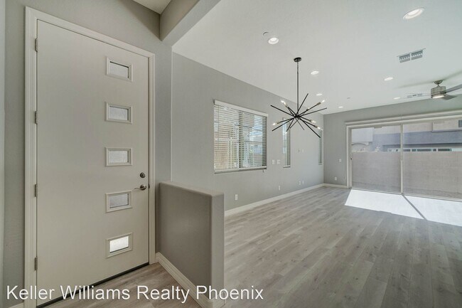 Building Photo - 7439 E Conquistadores Dr
