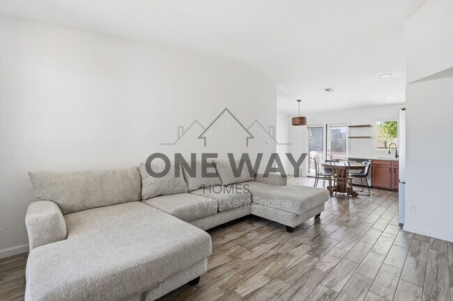 Foto del edificio - 1329 E Cholla St