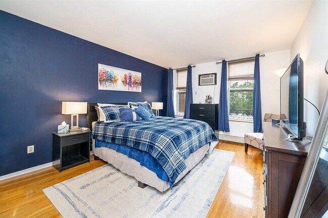 Foto del edificio - 1204 Washington St