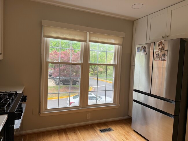 Building Photo - 10115 Galsworthy Pl
