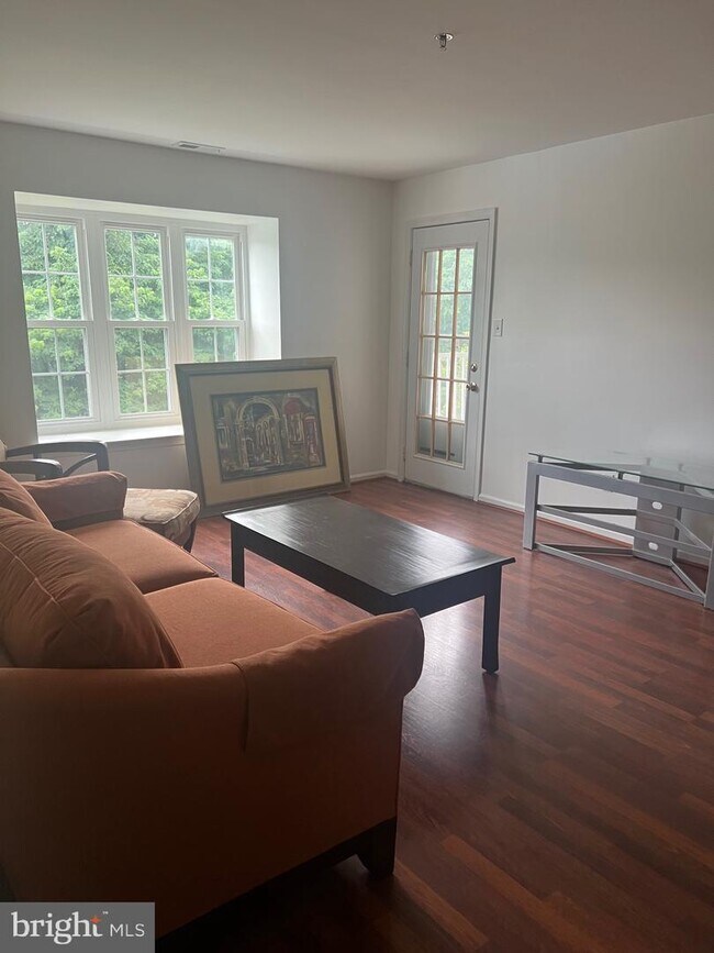 Foto del edificio - 512 Ashton Ln
