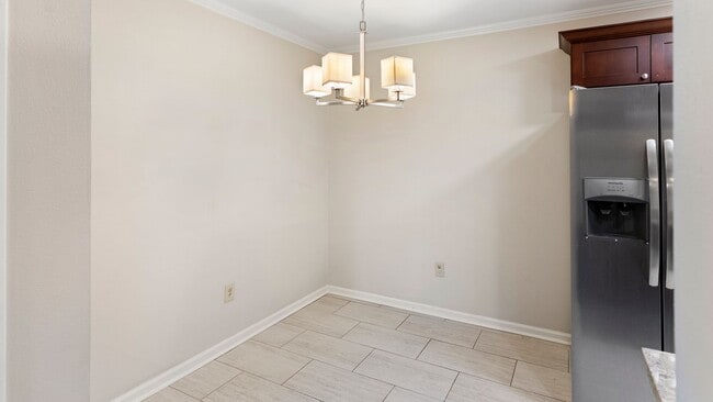Building Photo - 10877 Ansley Ave