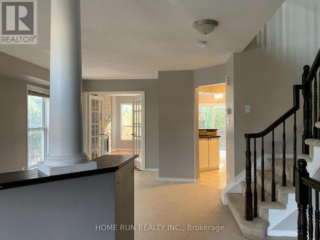 Building Photo - 149 Hemlo Crescent