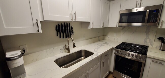 Foto del edificio - 94-1113 Lumiauau Street, Unit C