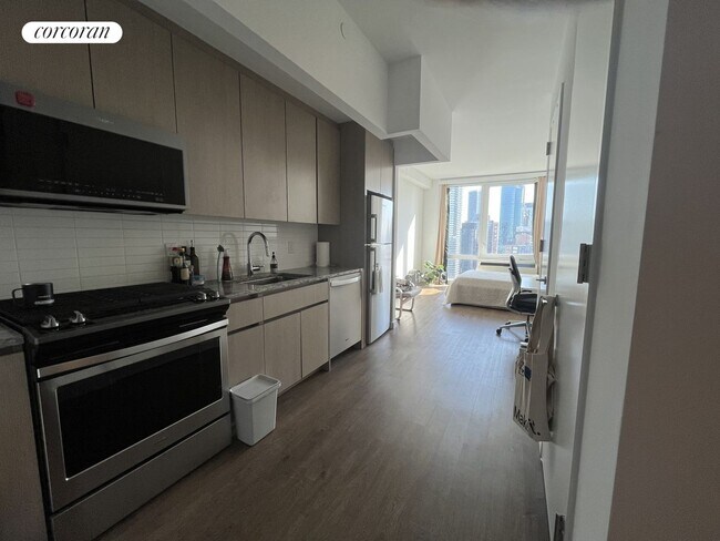 Foto del edificio - 22-44-44 Jackson Ave