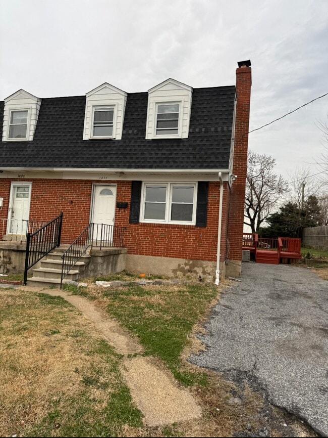 Building Photo - 1897 August Ave