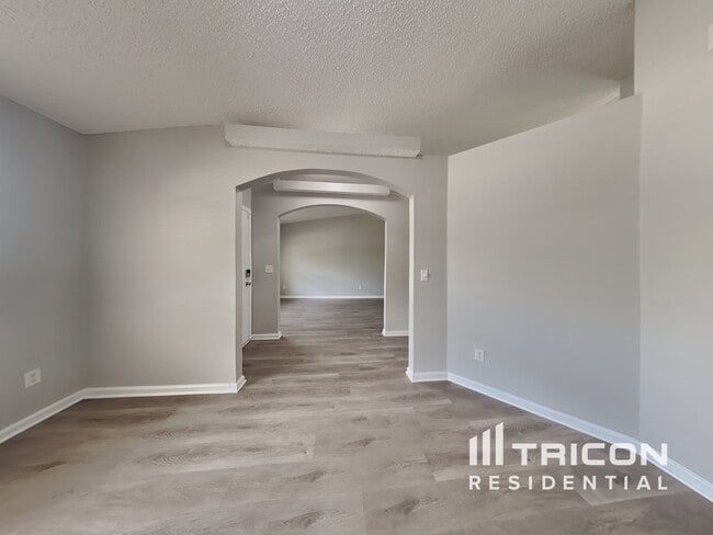 Building Photo - 3397 Westfield Dr