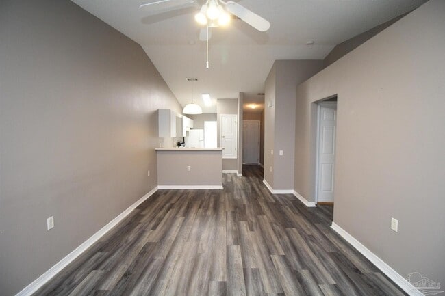 Building Photo - 309 Loveland Cir