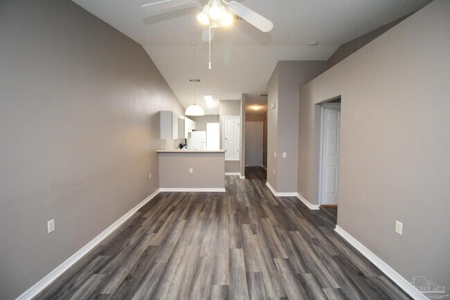 Foto del edificio - 309 Loveland Cir