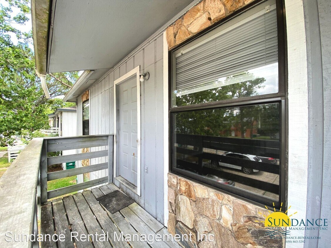 2 br, 1 bath House 520C Landview Drive House Rental in Fort Walton Beach, FL