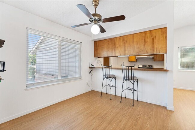 Foto del edificio - 7406 Rush River Dr