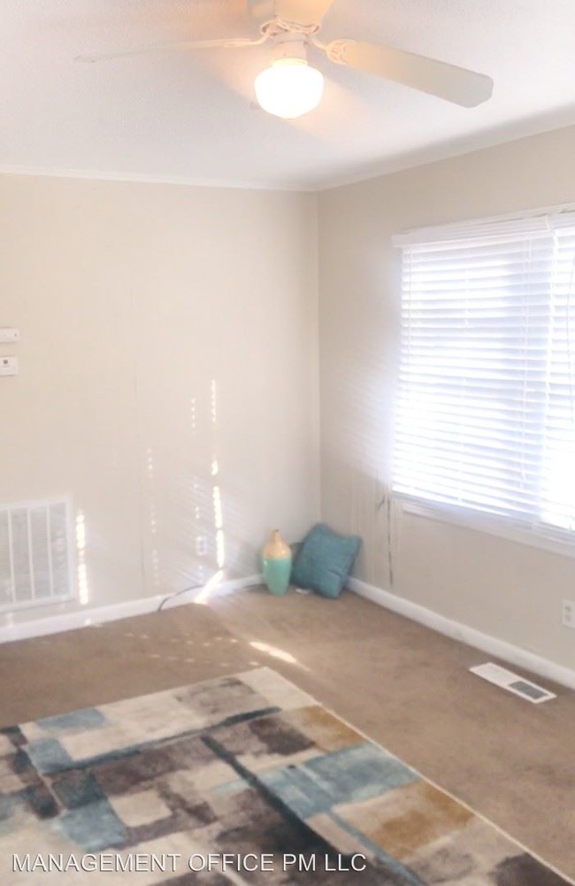 Foto del edificio - 3 br, 1 bath House - 600 Betty St