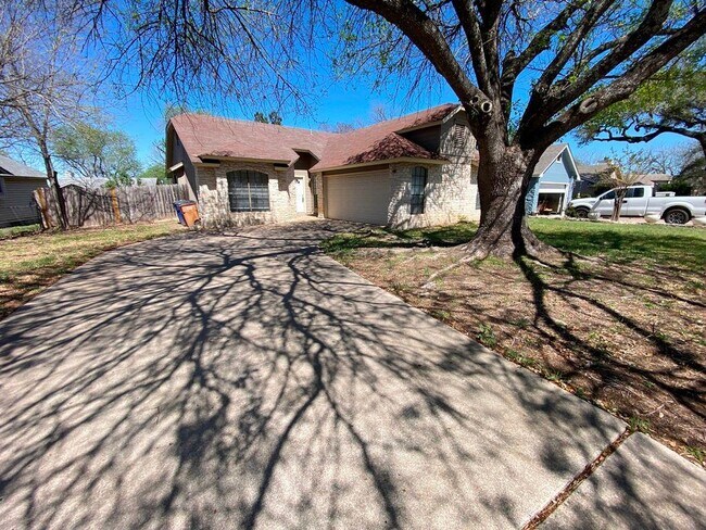 Foto del edificio - 1002 Great Britain Blvd