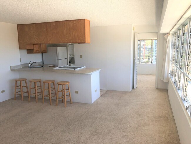 Foto del edificio - One bedroom corner unit at Regency Tower 1502
