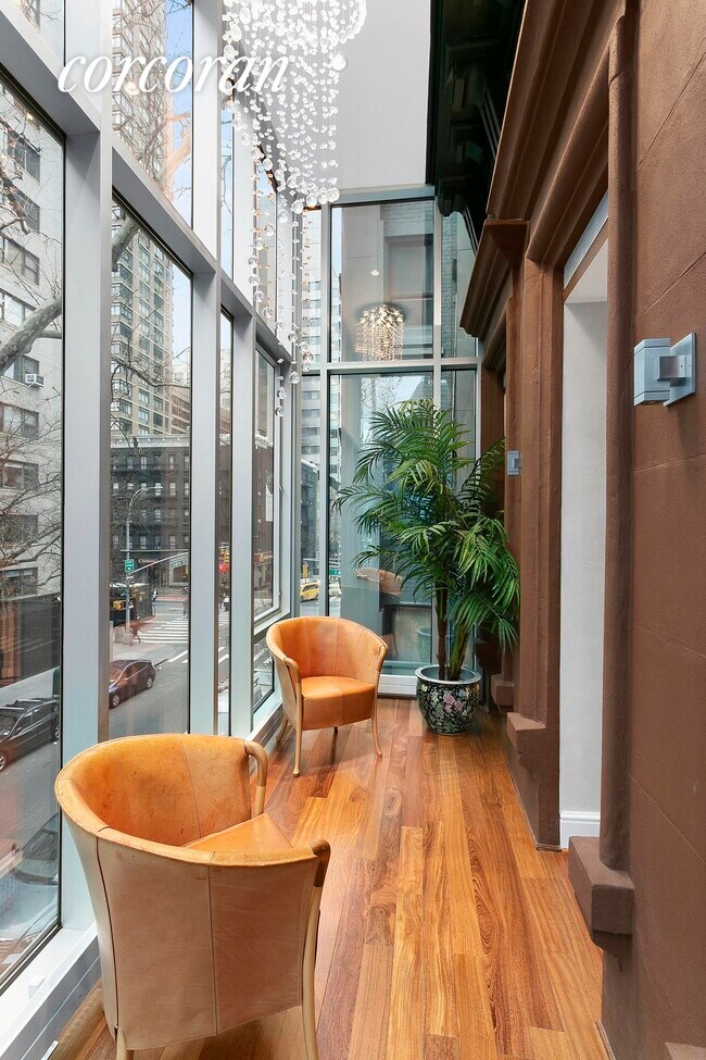 Building Photo - 368 E 69th St