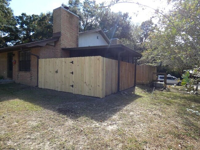 Foto del edificio - 9345 Chisholm Rd
