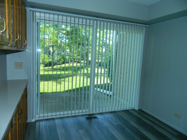 Building Photo - 118 N Knollwood Dr