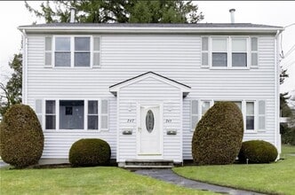 Building Photo - 245 Hazelton St