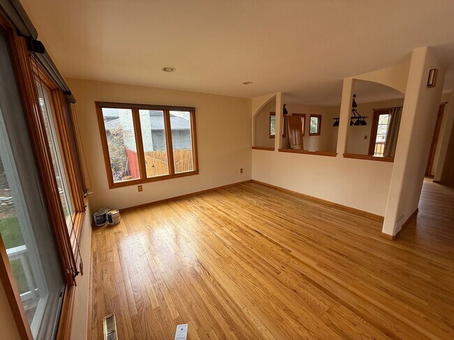 Building Photo - Perfect Table Mesa Family Home with Fully ...