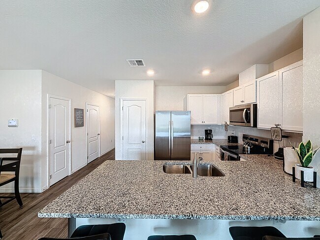 Foto del edificio - 1303 Tallowwood Ln