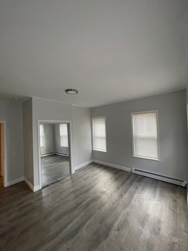 Primary Photo - 164 Bridgham St