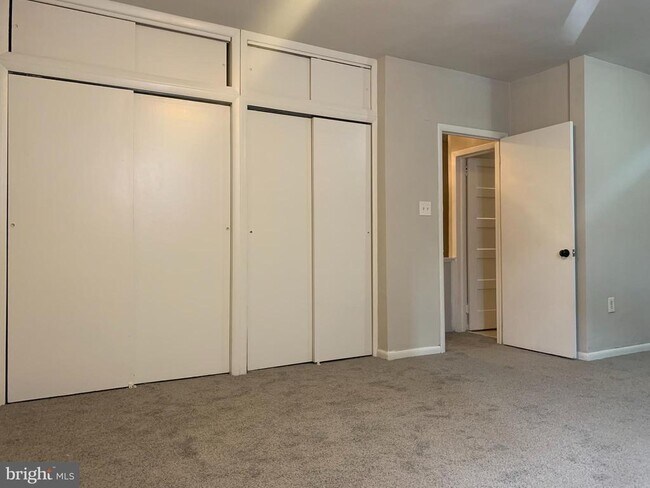 Foto del edificio - 2711 E Somerset St