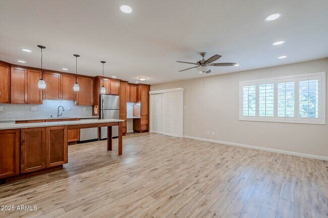 Foto del edificio - 5525 E Thomas Rd