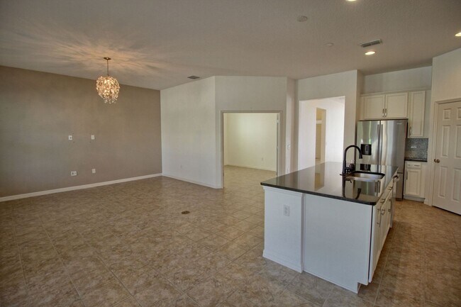 Building Photo - 8756 Crescendo Avenue