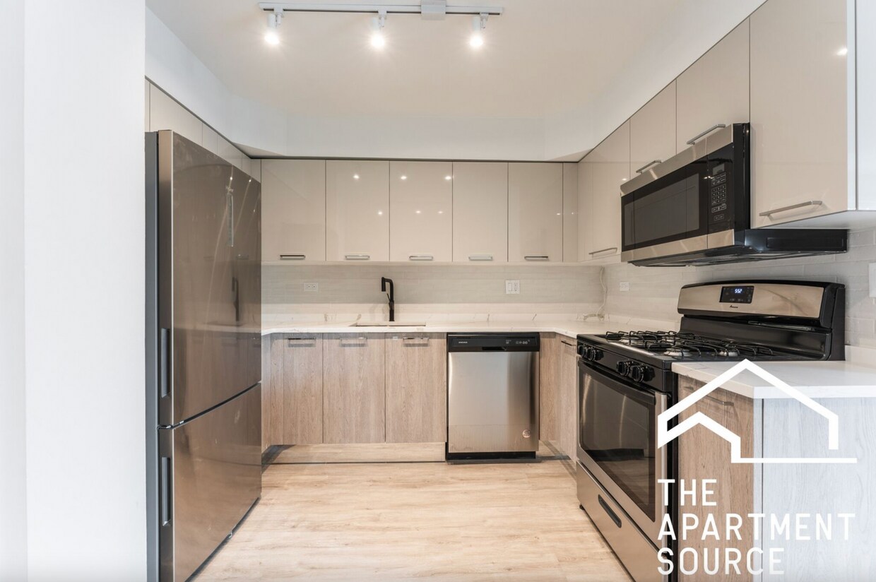 7645 N Sheridan Rd Unit 301, Chicago, IL 60626 Apartments at 7645 N